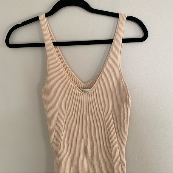 Aritzia Babaton Sculpt Knit V Neck Ribbed Tank Black Sz XS - Picture 2 of 7